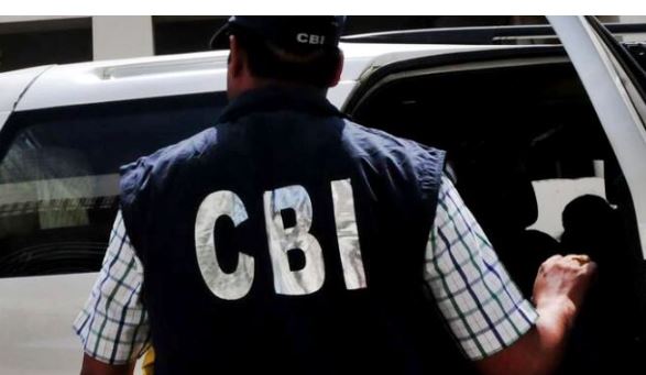 'सीबीआई ने फेसलेस असेसमेंट के तहत लंबित मामले का विवरण साझा करने के लिए आईआरएस अधिकारी, 6 सीए पर मामला दर्ज किया | '